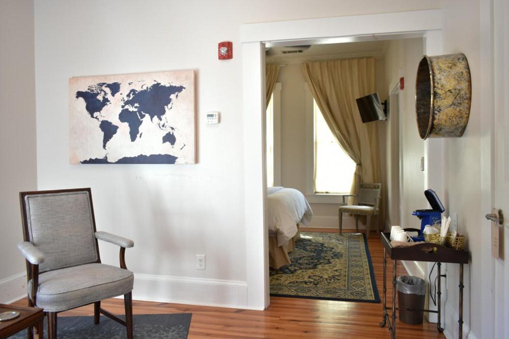 Sparrow Grove Manor Monroe Pokój zdjęcie